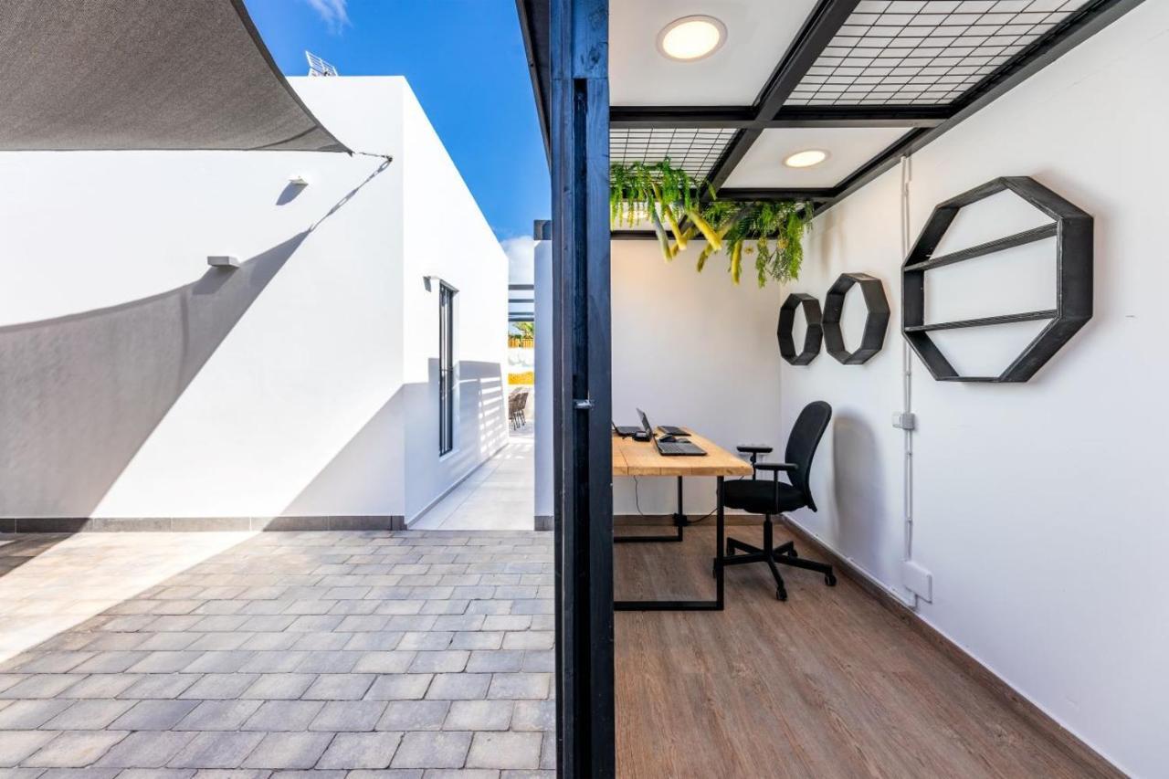 Villa Luxury Sunrise Private Pool Corralejo By Holidays Home エクステリア 写真